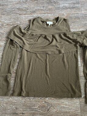 Hayden size M drape off shoulder top